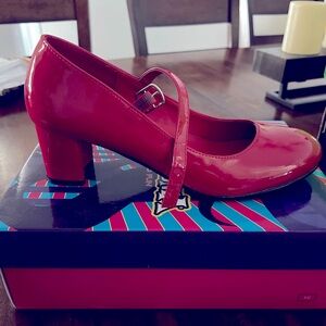 Red patent leather Mary Jane’s women’s 9